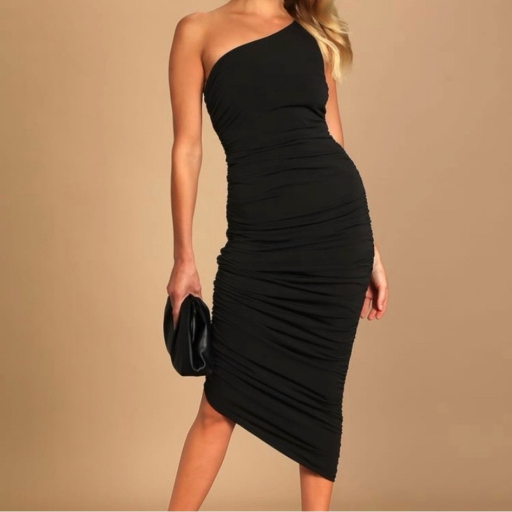 Lulu's Elegant Black One-Shoulder Dress